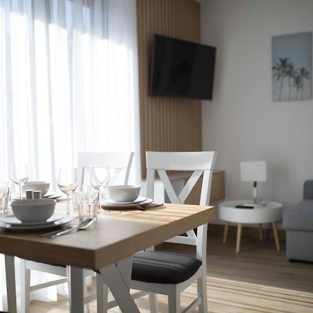 Willa Przy Porcie - Apartamenty Z Aneksami Kuchennymi Устка Екстериор снимка